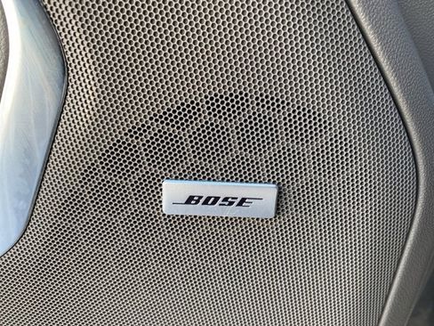 Used 2022 GMC Yukon XL SLT w/ SLT Premium Package image 32