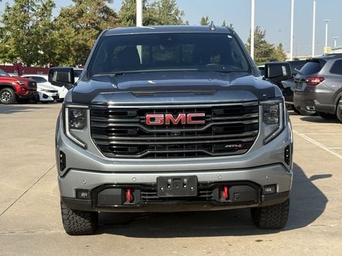 Used 2023 GMC Sierra 1500 AT4 w/ Technology Package AWD/4WD image 7