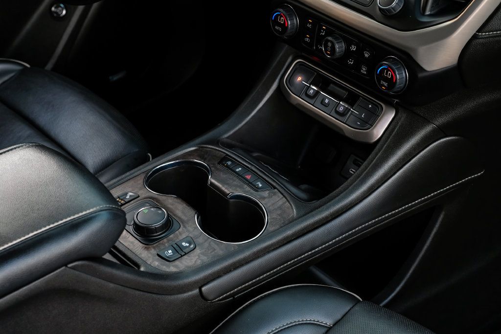 Used 2023 GMC Acadia Denali FWD image 22