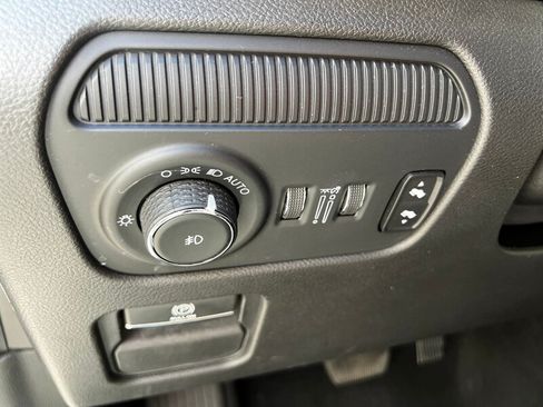 Used 2024 Jeep Wagoneer Series II w/ Flexible Seating Group AWD/4WD image 31