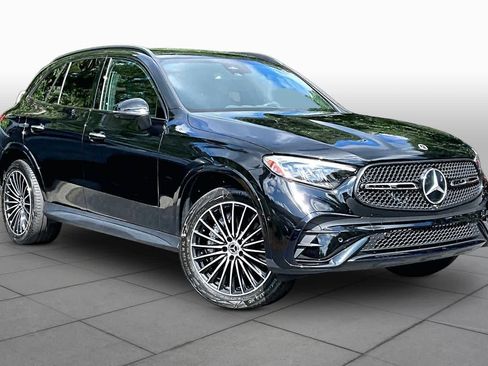 Used 2024 Mercedes-Benz GLC 300 image 3