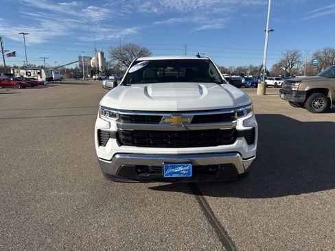 Used 2024 Chevrolet Silverado 1500 LT image 2