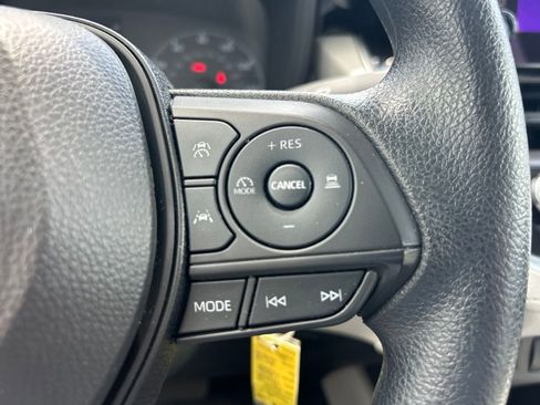 Used 2024 Toyota Corolla Cross L AWD/4WD image 21