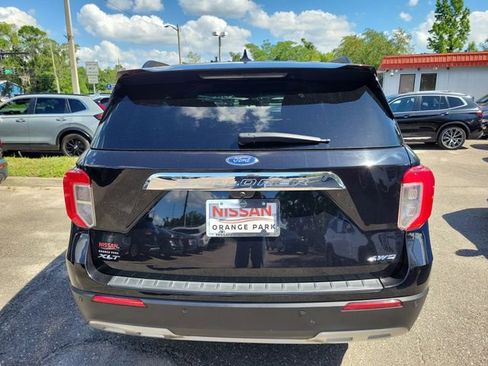 Used 2022 Ford Explorer XLT w/ Equipment Group 202A AWD/4WD image 10