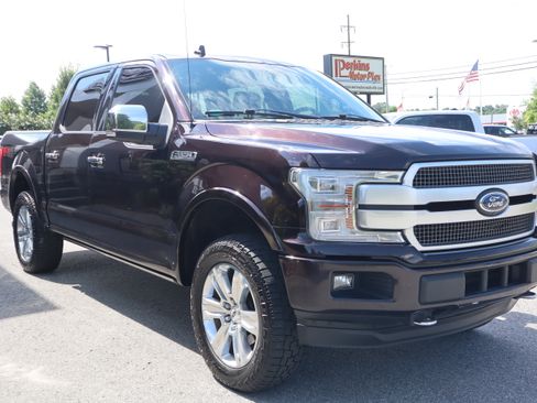 Used 2018 Ford F150 Platinum w/ Equipment Group 701A Luxury AWD/4WD image 4