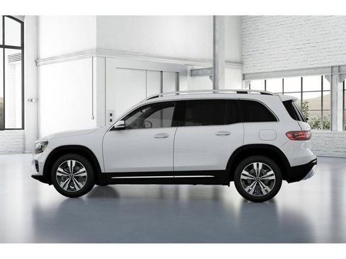New 2025 Mercedes-Benz GLB 250 4MATIC image 33