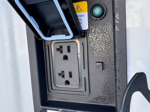 Used 2025 Ford F250 Lariat w/ Lariat Ultimate Package image 11