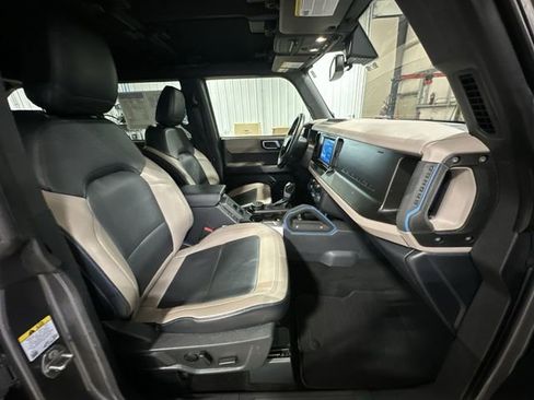 Certified 2022 Ford Bronco Wildtrak AWD/4WD image 29
