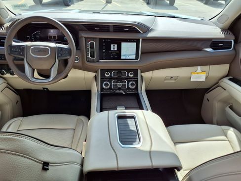 Used 2023 GMC Yukon Denali RWD image 11