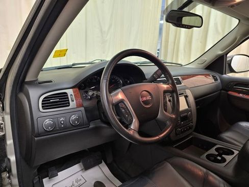 Used 2013 GMC Yukon XL SLT w/ Regional Value Package image 17