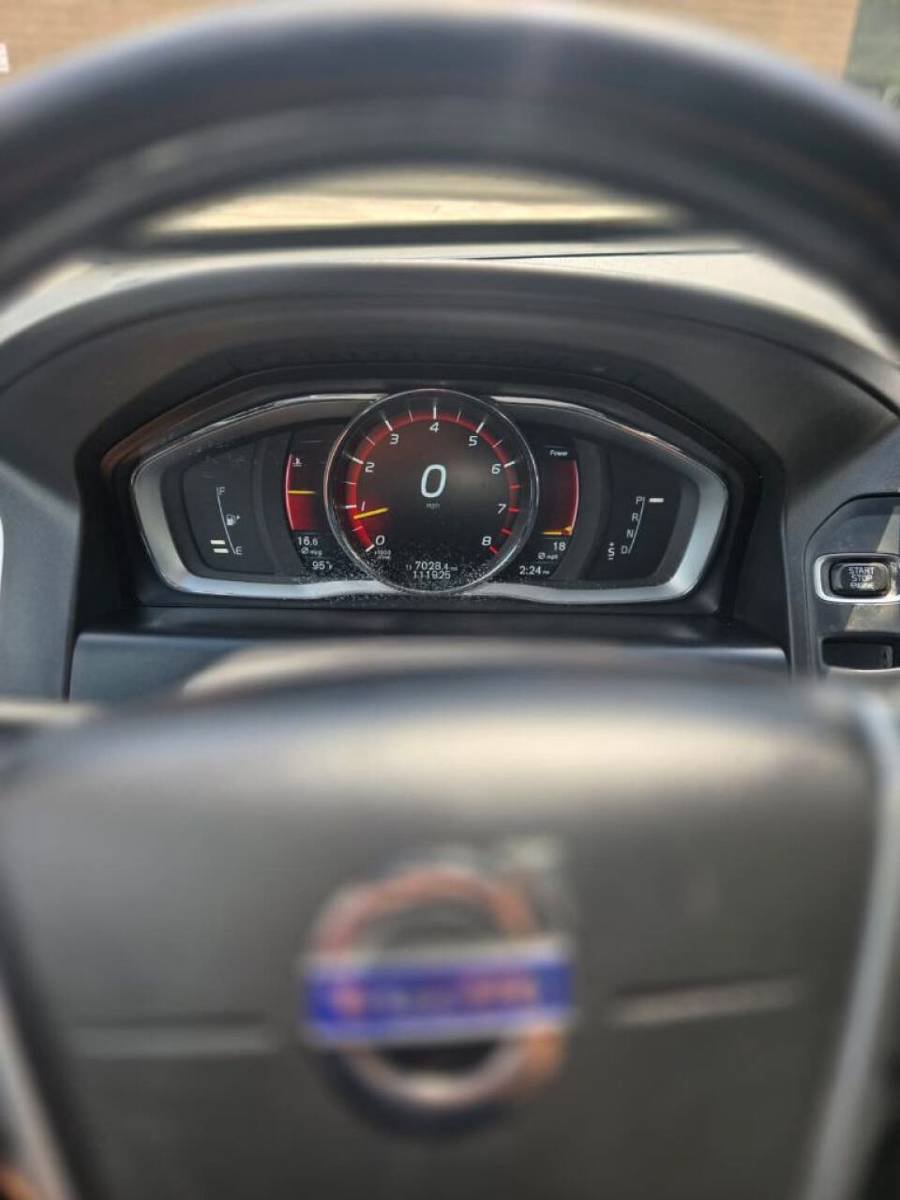 Used 2016 Volvo XC60 T6 AWD/4WD image 15