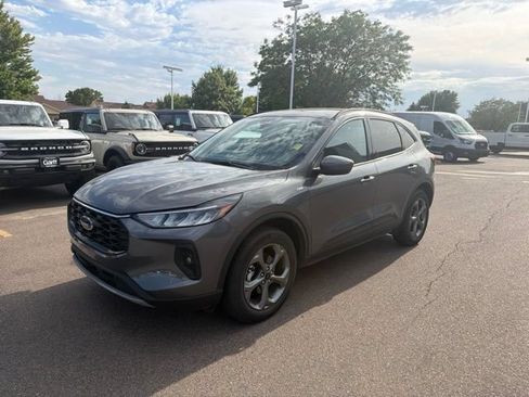 Used 2025 Ford Escape ST-Line Select AWD/4WD image 5