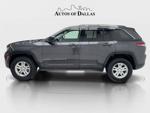 Used 2024 Jeep Grand Cherokee Laredo AWD/4WD image 5