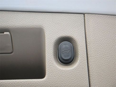 Used 2016 GMC Yukon SLT w/ Open Road Package image 30