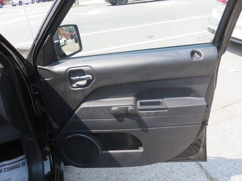 Used 2015 Jeep Patriot Sport FWD image 22