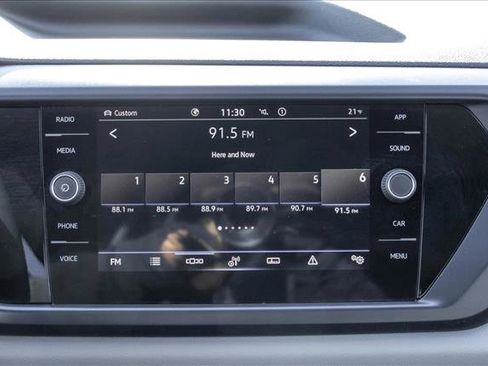 Used 2022 Volkswagen Taos SE image 14