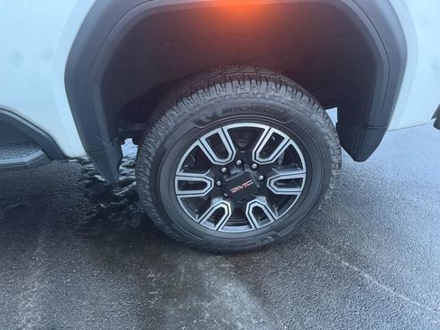 Used 2023 GMC Sierra 2500 AT4 w/ AT4 Premium Plus Package image 16