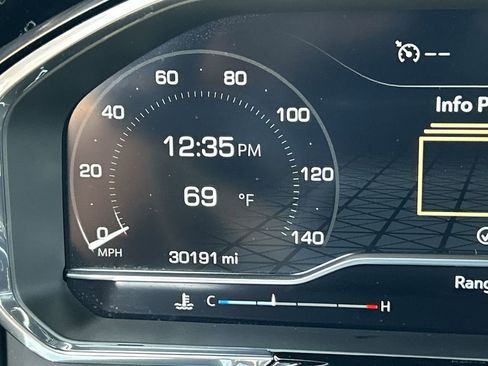 Used 2025 GMC Sierra 1500 SLT image 12