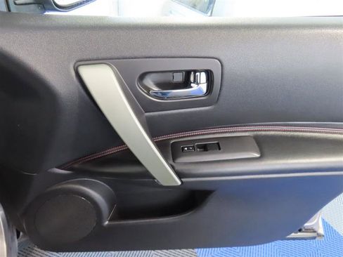 Used 2012 Nissan Rogue SL image 35