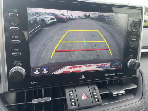 Used 2022 Toyota RAV4 XLE Premium image 22