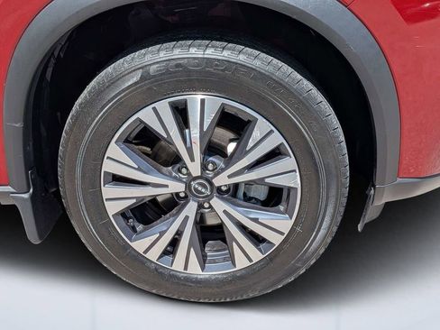 Used 2023 Nissan Rogue SV image 10