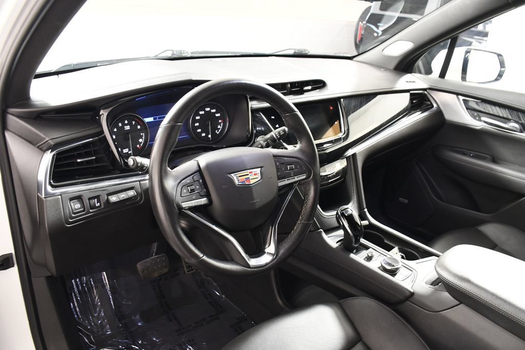 Used 2023 Cadillac XT6 Premium Luxury w/ Technology Package AWD/4WD image 12