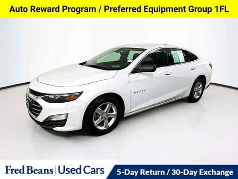 Used 2021 Chevrolet Malibu LS image 3