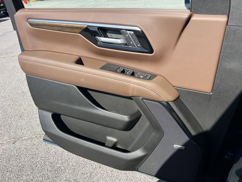 New 2026 Chevrolet Suburban High Country image 15