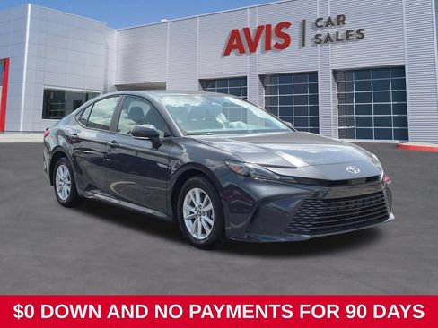Used 2025 Toyota Camry LE FWD image 3