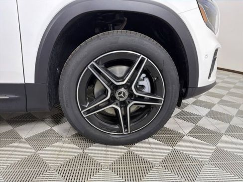 New 2026 Mercedes-Benz GLB 250 4MATIC image 9