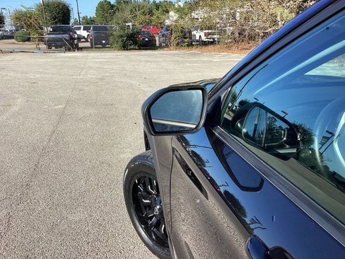 Used 2021 Ford Explorer XLT w/ Equipment Group 202A image 25