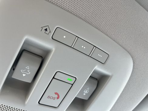 Used 2023 Nissan Ariya AWD/4WD image 40