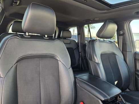 Certified 2023 Jeep Grand Cherokee Altitude image 32