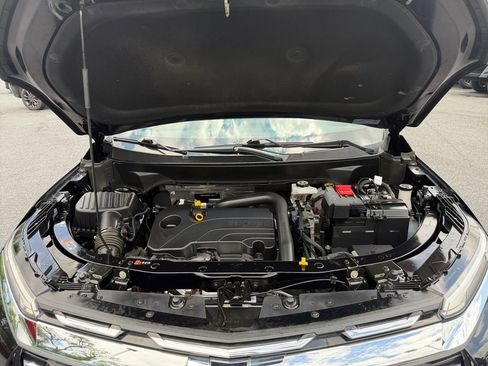Used 2025 Chevrolet Equinox LT w/ Convenience Package II FWD image 18