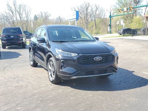Used 2025 Ford Escape ST-Line Select image 2
