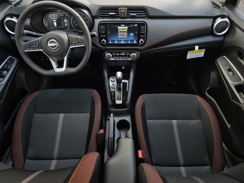 New 2025 Nissan Versa SR w/ Trunk Package image 13
