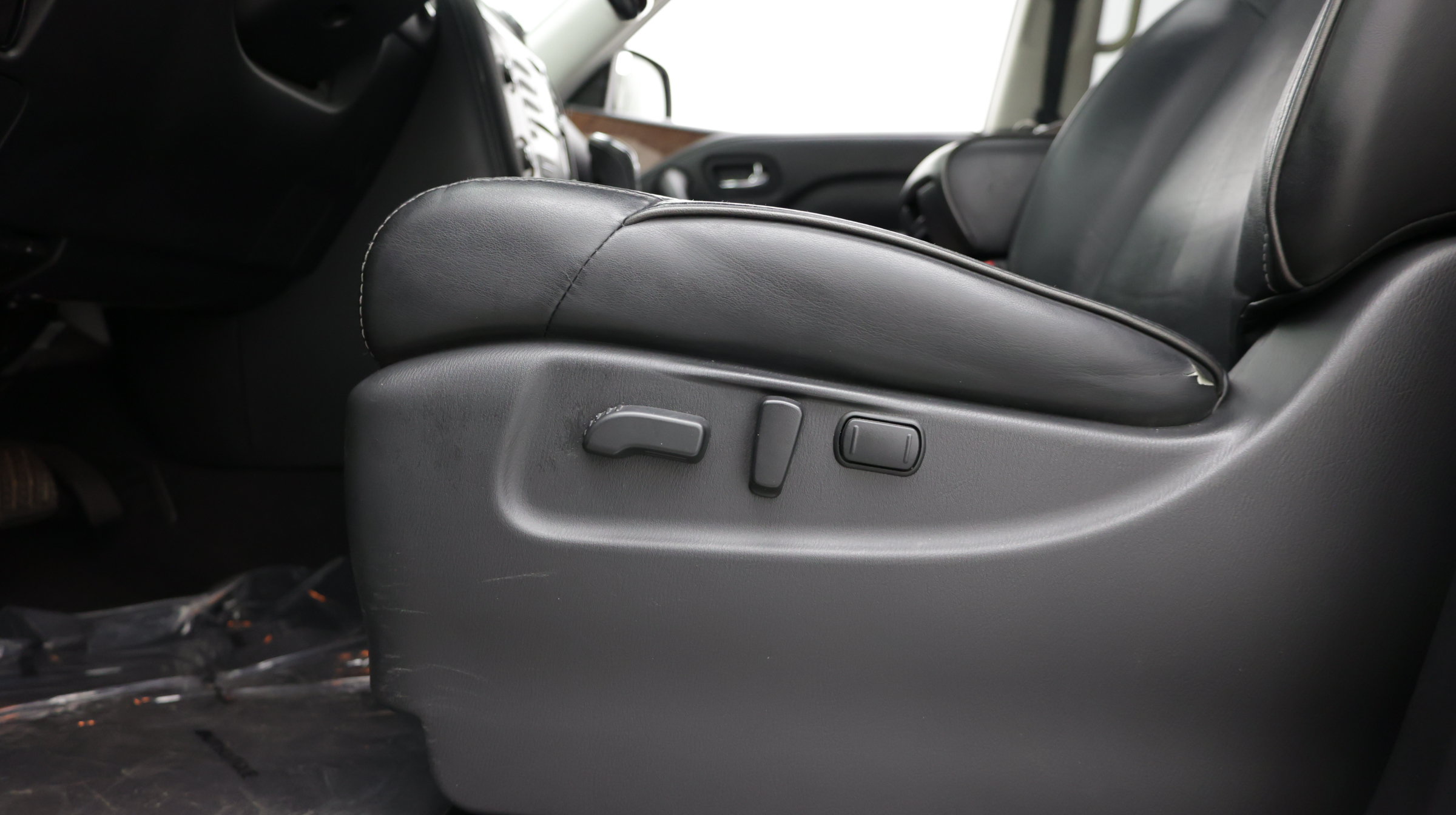 Used 2018 INFINITI QX80 4WD w/ Driver Assistance Package image 18