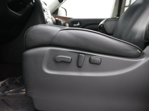 Used 2018 INFINITI QX80 4WD w/ Driver Assistance Package image 18