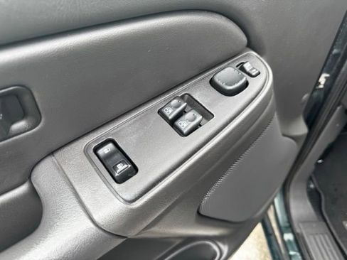 Used 2006 Chevrolet Silverado 1500 LT w/ Light Duty Power Package AWD/4WD image 10