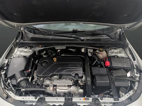 Used 2021 Chevrolet Malibu LT image 37