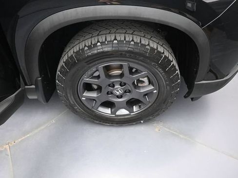 Certified 2025 Honda Pilot TrailSport image 36