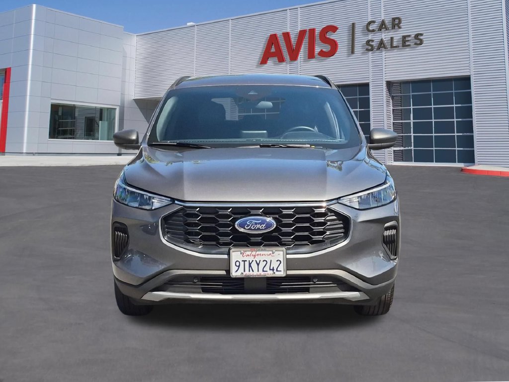 Used 2025 Ford Escape ST-Line AWD/4WD image 2