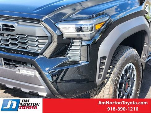 Used 2024 Toyota Tacoma TRD Off-Road AWD/4WD image 11