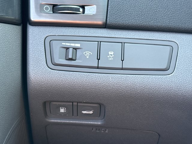Used 2014 Hyundai Sonata Limited w/ Panoramic Sunroof Package 02 FWD image 39