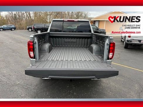 New 2026 GMC Sierra 1500 SLE image 20