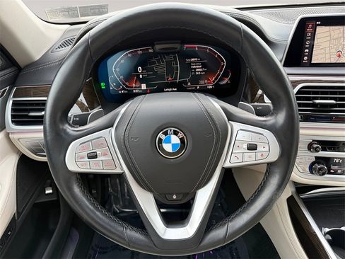 Used 2020 BMW 750i xDrive w/ Executive Package image 12