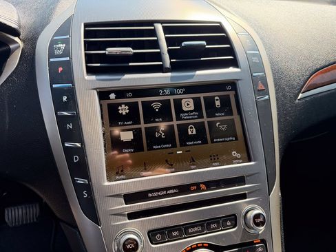 Used 2017 Lincoln MKZ Reserve w/ Climate Package FWD image 24