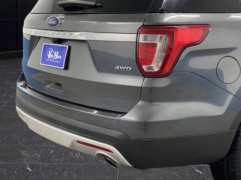 Used 2017 Ford Explorer XLT w/ Equipment Group 202A image 34