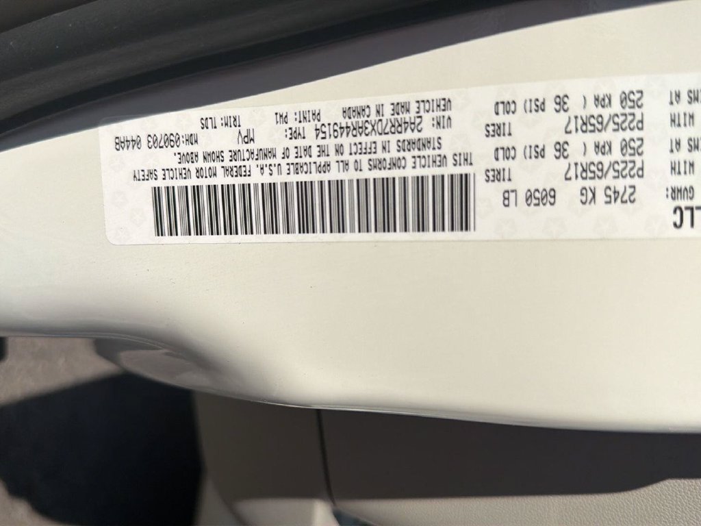Used 2010 Chrysler Town & Country Limited w/ Entertainment Group #3 FWD image 34