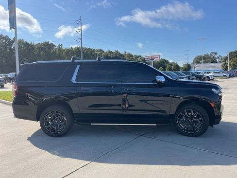 Used 2024 Chevrolet Suburban Premier w/ Max Trailering Package image 11